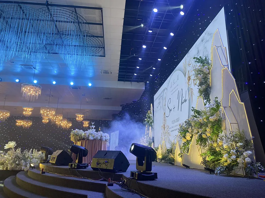 iệc cưới trong nha